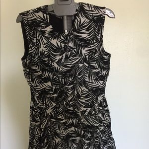 H & M women sleeve less dress